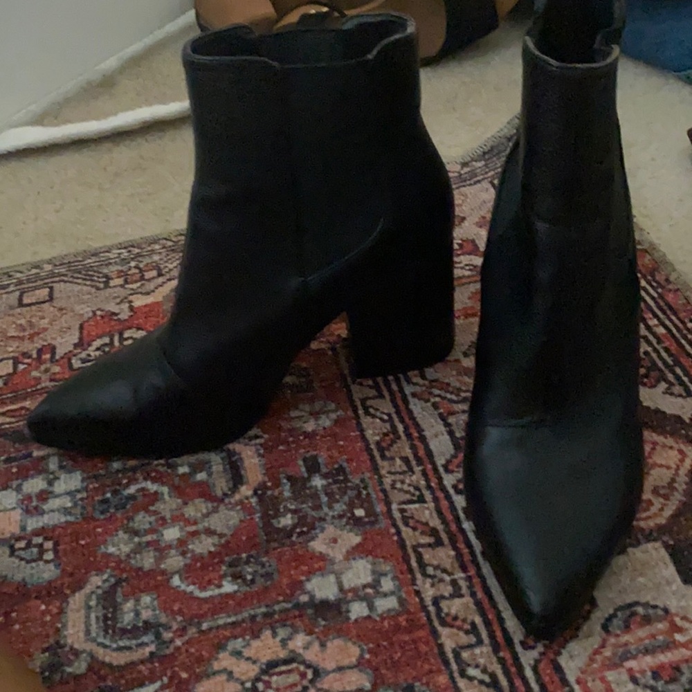 Black bootie